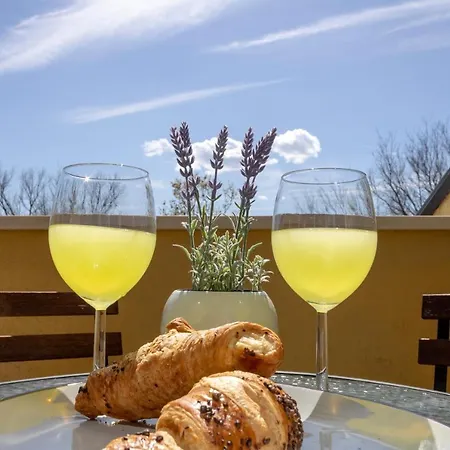 Beachfront * ツリクヴェニツァ