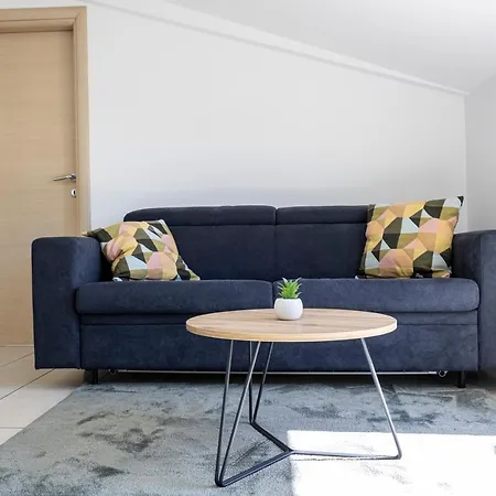 Beachfront Apartment Crikvenica