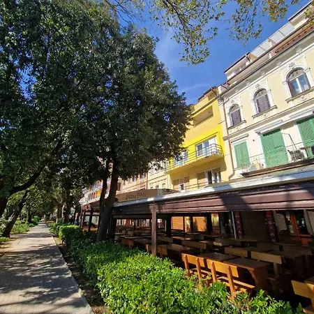 Beachfront Apartment *